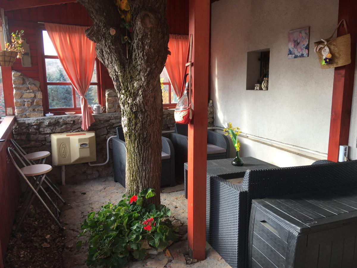 Bakonyi Apartmanház Eplény Exterior foto